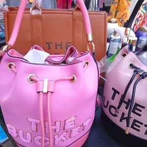 Bucket bag w/ wallet & longer shoulder strap